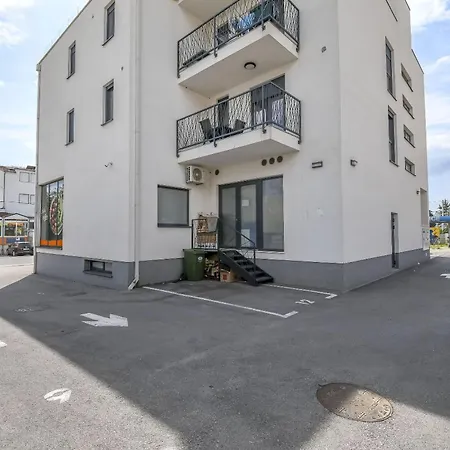 Dalia Apartment *