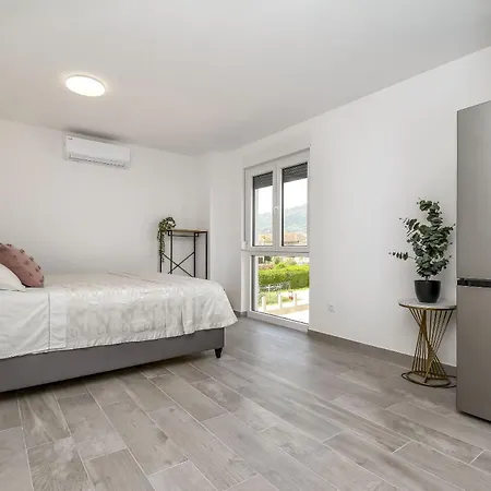 Apartment Dalia *