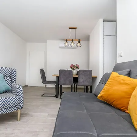 Apartment Dalia *
