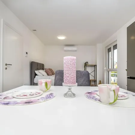 Dalia Apartment *