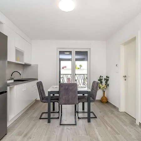 Castel L Lejlighed Kaštela