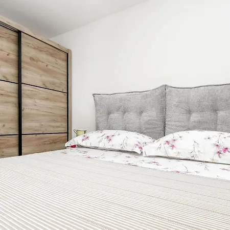 Castel L Apartman Kaštela