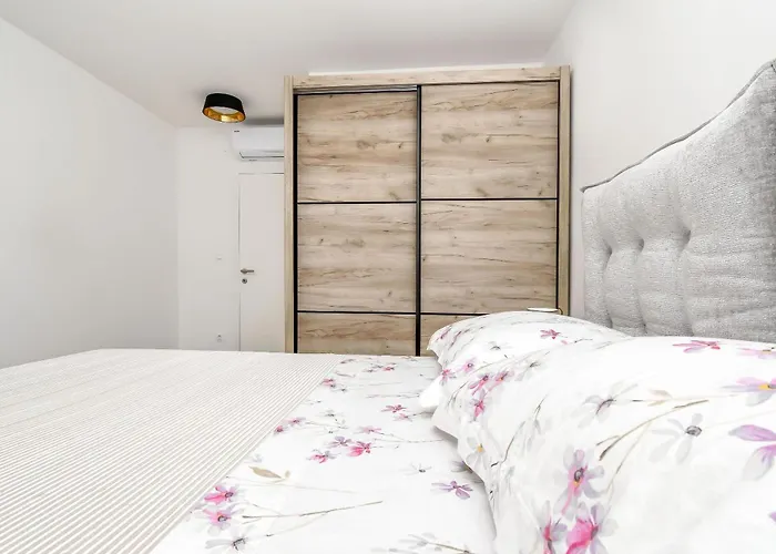 Castel L Appartamento Kaštela